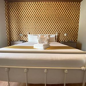 Standard Zimmer mit Kingsize-Bett